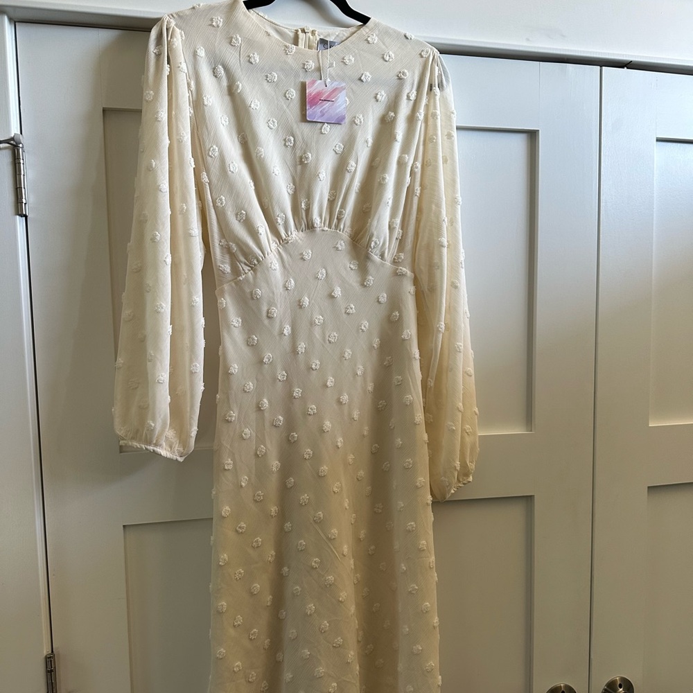 White Chic Wish NWT size large